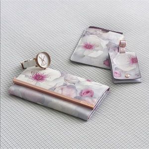 🌸Jewelry Roll Case Holder Rose Goldtone🌸